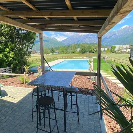 Carlotta Rossa - With Garden And Pool Hébergement de vacances *
