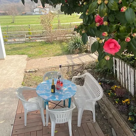 Carlotta Rossa - With Garden And Pool Nyaraló Colico