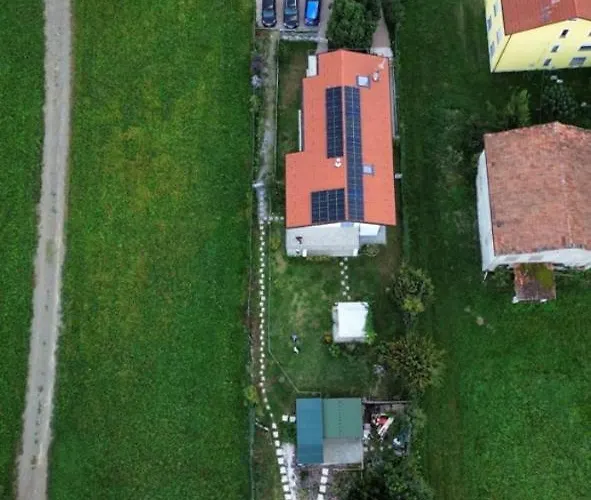 Carlotta Rossa - With Garden And Pool Colico