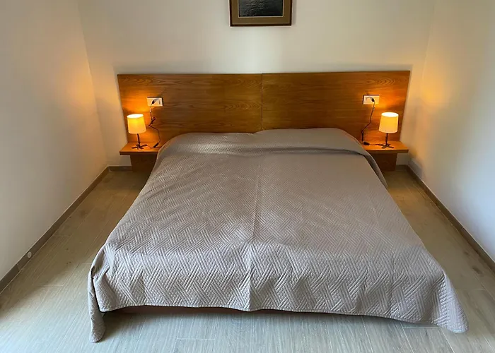 Carlotta Rossa - With Garden And Pool