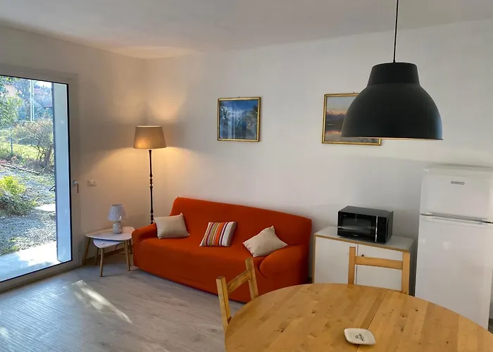 Carlotta Rossa - With Garden And Pool Colico