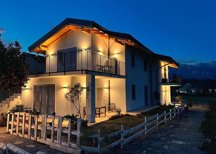 Carlotta Rossa - With Garden And Pool Σπίτι διακοπών Colico