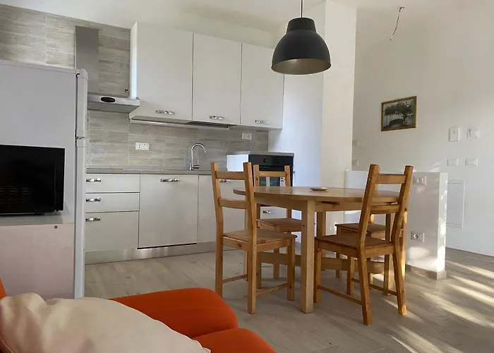 Carlotta Rossa - With Garden And Pool * Colico