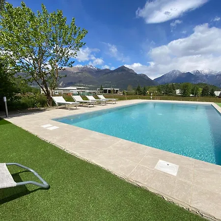 Carlotta Rossa - With Garden And Pool Colico